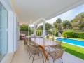 Invierte en Calidad de Vida y Rentabilidad: Villa con Licencia Turística en Son Parc, Menorca