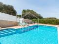 Chalet reformado con piscina, garaje y licencia turística, en Cala Galdana, Menorca