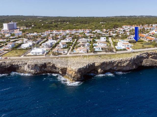 Parcela en primera línea con extraordinarias vistas panorámicas al mar – S'Algar, Menorca