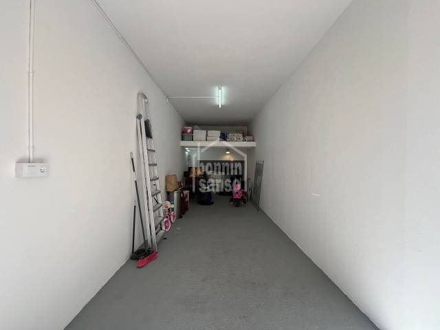 Garage d’environ 30 m² à Es Castell, Minorque.