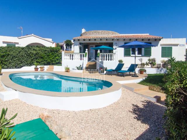 Chalet con licencia turística y vista al mar en Salgar, Menorca