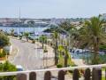 Refugio en primera línea con terraza privada, Cala Llonga, Menorca