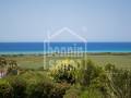 Elegante propiedad con vistas panoramicas sobre la Playa de Son Bou (Menorca)