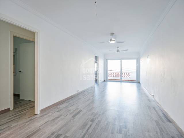 Bel appartement lumineux et entièrement rénové au premier étage au cœur même d'Es Castell, Minorque