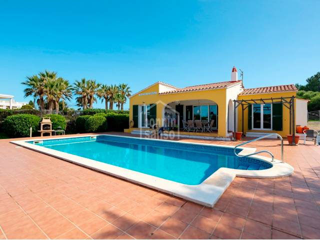 Encantadora villa  en Canutells, Menorca.