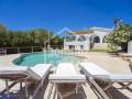 Villa excepcional orientada al sur con vistas al mar en Punta Prima, Menorca