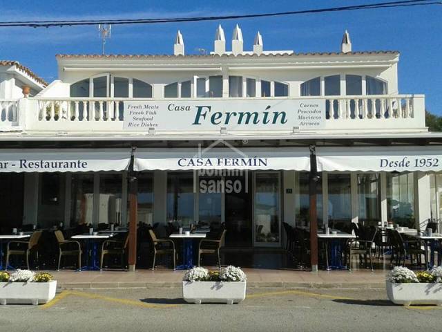 Magnifico Restaurante en perfecto estado primera linea de mar en Punta Prima, Menorca