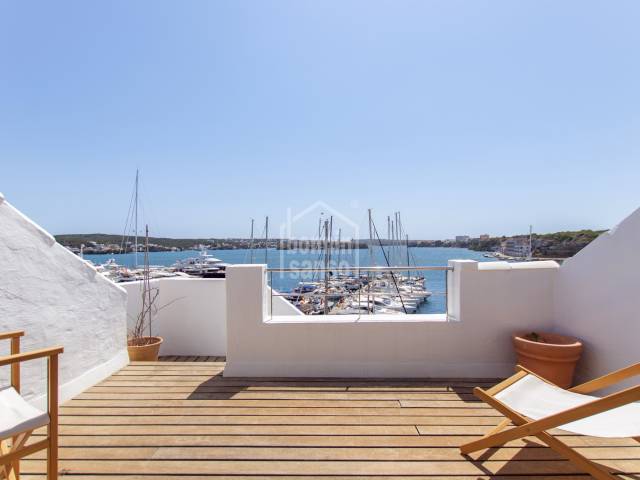 Apartamento dúplex con vistas al puerto en Mahón, Menorca