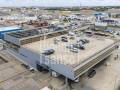 Multiservice-Vorzeigegebäude im Industriegebiet von Mahón, Menorca.