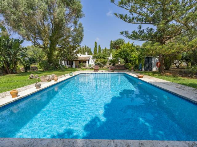 Spectacular estate comprising three renovated houses, surrounded by nature and privacy in Calan Bosch, Ciutadella de Menorca.