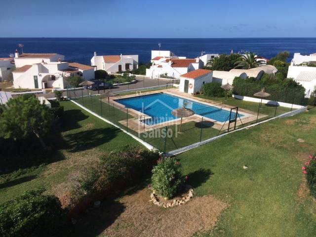 Appartement réformé avec vue sur la mer sur la côte sud de Minorque, Binibeca.