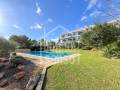Dúplex luminoso con patio privado en Coves Noves, Menorca.