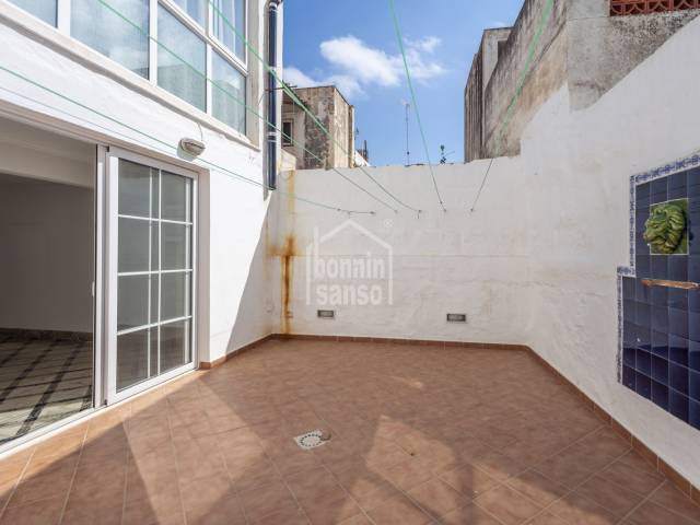 Cómoda casa en planta baja con patio en Mahón, Menorca