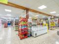 Local comercial en venta con explotación activa de supermercado sito en Cap Artruix, Ciutadella, Menorca
