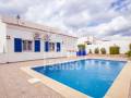 Villa independiente con piscina y vistas al mar.  Calan Porter, Menorca.
