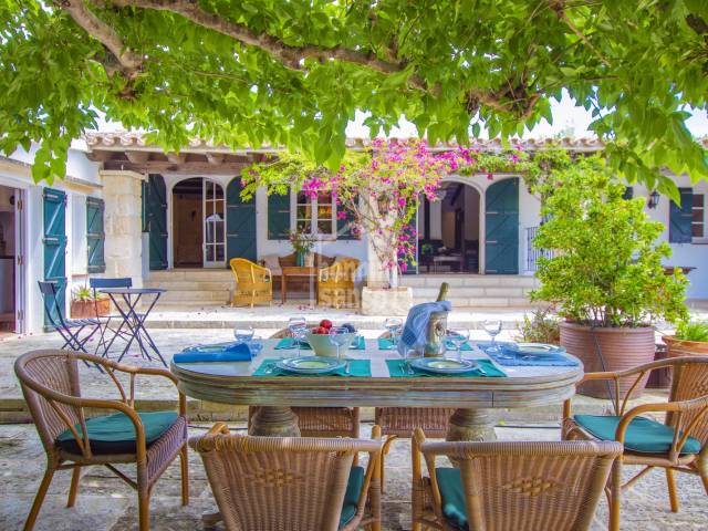 Antiques Landhaus voll renoviert in der Nähe von Alaior, Menorca.