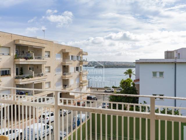 Hermoso piso con vistas lejanas al mar en Mahón.Menorca