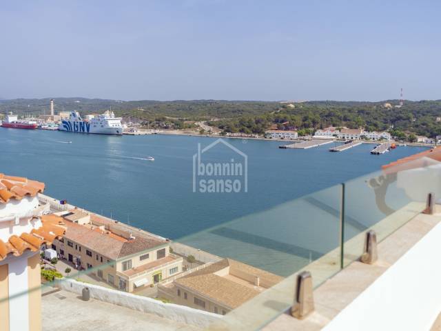 Haus mit Garage im Zentrum von Mahón, Menorca