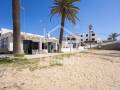 Caseta en dos cossos en primera línia a Macaret, Menorca
