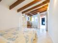 Einmalige Gelegenheit: 5-Schlafzimmer-Villa mit Beheiztem Pool und Sauna, nur wenige Schritte von der Küste und Binibeca Vell entfernt. Menorca