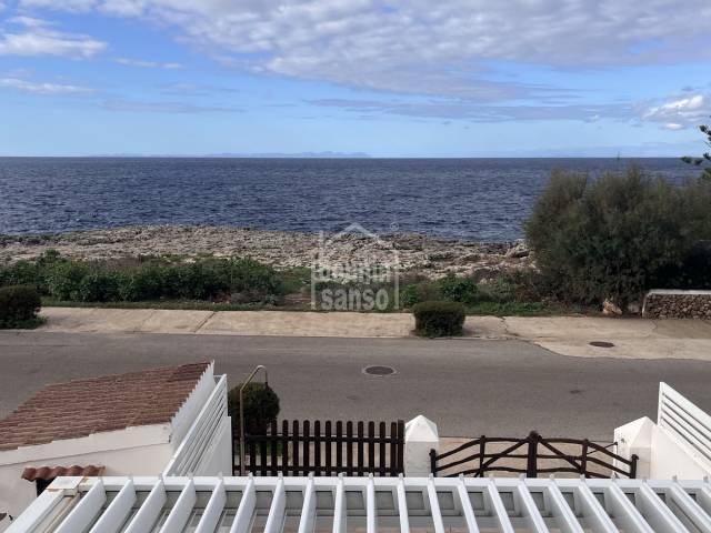 Appartamento al primo piano in affitto per tutto l’anno con vista mare a Cala Blanca, Ciutadella, Menorca