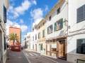 Amplia casa con patio para reformar en Alayor, Menorca.