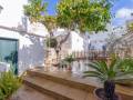 Elegante casa con jardin y piscina en Mahon. Menorca.