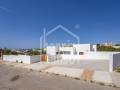 Chalet de diseño contemporáneo de nueva construcción en Cala Llonga, Mahón
