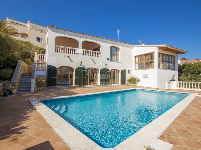 Villa avec vues spectaculaires sur la mer à Addaya, Menorca