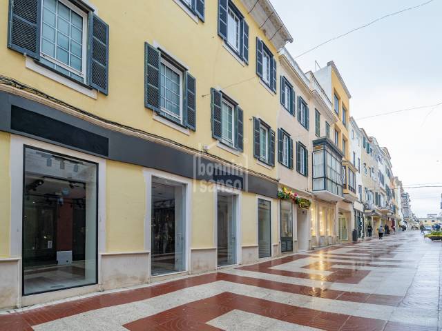 Local comercial en zone prime del centro comercial de Mahón, Menorca