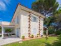 Invierte en Calidad de Vida y Rentabilidad: Villa con Licencia Turística en Son Parc, Menorca