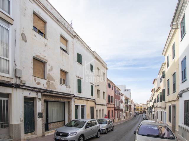 Venta conjunta de dos viviendas alquiladas. Mahón, Menorca