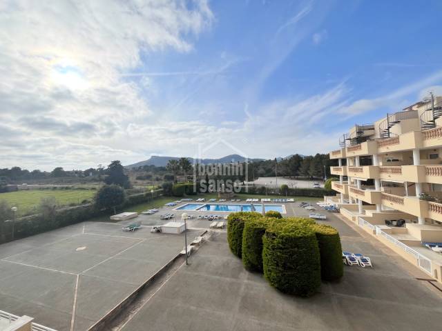 Appartement avec piscine et licence touristique près de la plage de Cala Bona, Majorque.