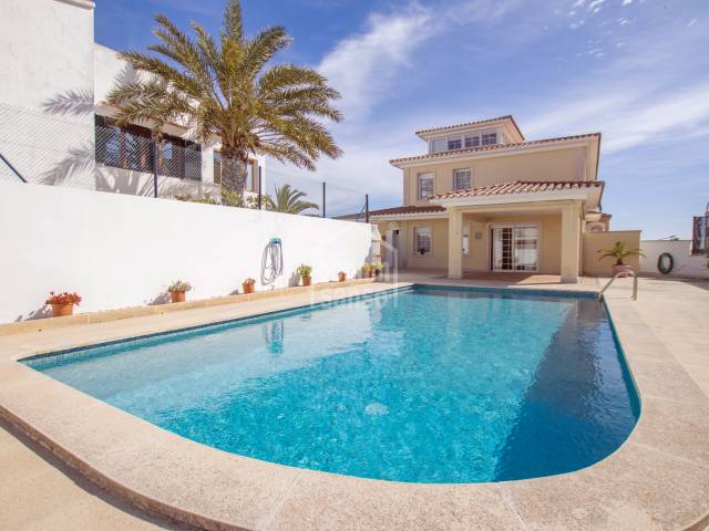 Imposing house with pool near the centre of Mahón, Menorca