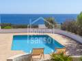 Mediterrane Villa in erster Meereslinie mit Panoramablick in Salgar, Menorca