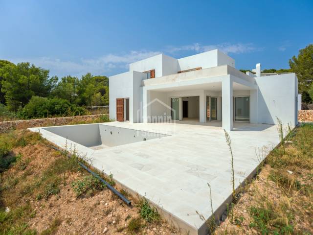 Moderna villa indipendente è situata nella ambita Coves Noves. Minorca