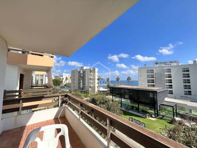 Apartment mit Meerblick, zu renovieren in Cala Bona. Mallorca