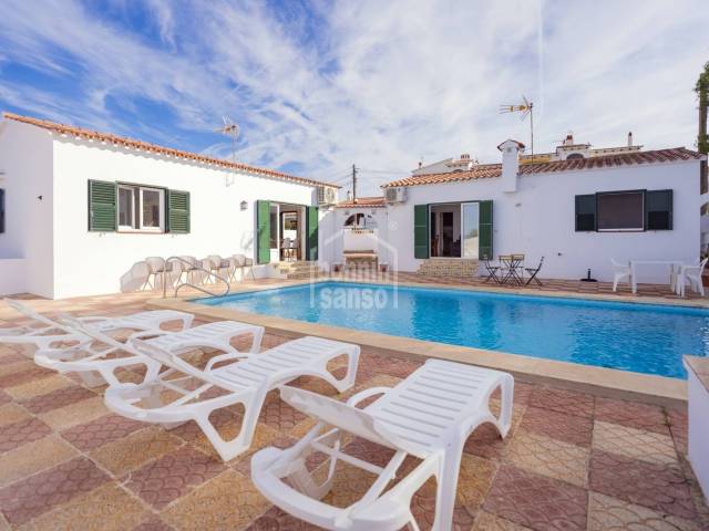 Villa con dos domitorios y vista mar Calan Porter Menorca