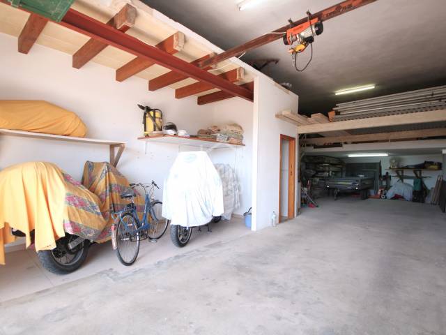 Street-level garage a few metres from the centre, Ciutadella, Menorca