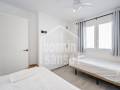Elegante Apartamento Costero con Terraza Privada y Vistas al Mar en Salgar, Menorca
