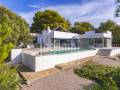 Maison de design minimaliste dans le sud de Minorque avec une vue fantastique sur la mer et à distance de marche de la côte