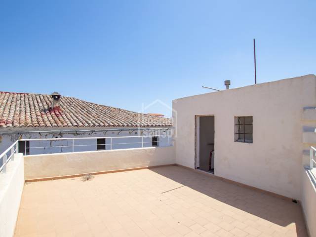 Casa para reformar en el centro de Mahon, Menorca