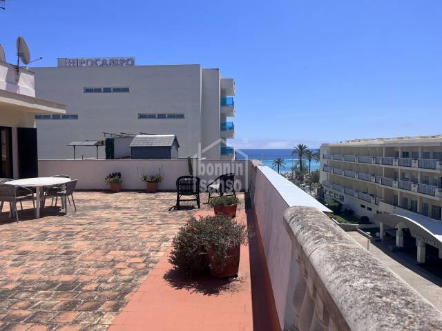 Sunny penthouse with spacious terraces and side sea views in Cala Millor