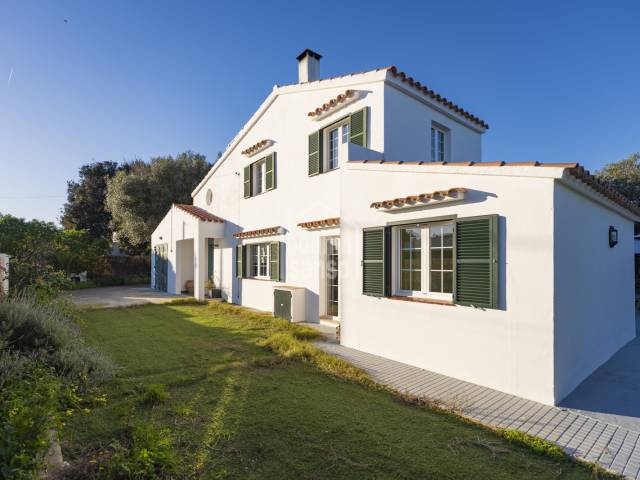 Villa familiale avec grand jardin et potentiel piscine à Trebalúger, Minorque