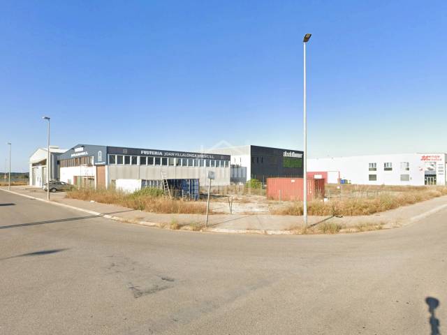 Solar edificable al polígon de Mahón, Menorca