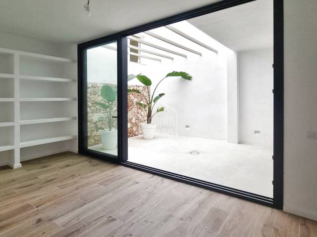 Renovated ground floor property with patio in Ciutadella, Menorca