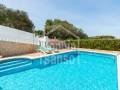 Chalet reformado con piscina, garaje y licencia turística, en Cala Galdana, Menorca