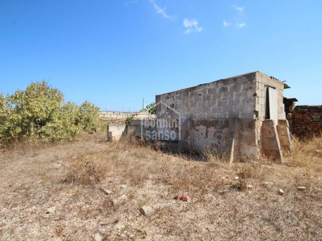 Land with small agricultural building just north of Ciutadella, Menorca