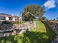 Elegant chalet amb jardí mediterrani i entorn tranquil a Binixica, Menorca