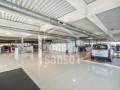 Multiservice-Vorzeigegebäude im Industriegebiet von Mahón, Menorca.